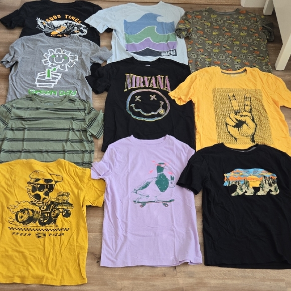 Boy's Graphic T-Shirt Bundle (21 Shirts) - Picture 1 of 16